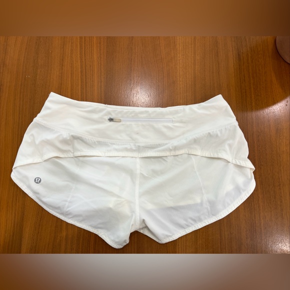 Lululemon Speed Up Shorts White Running Zip Pocket Running No Liner Women’s 6 - Picture 1 of 10